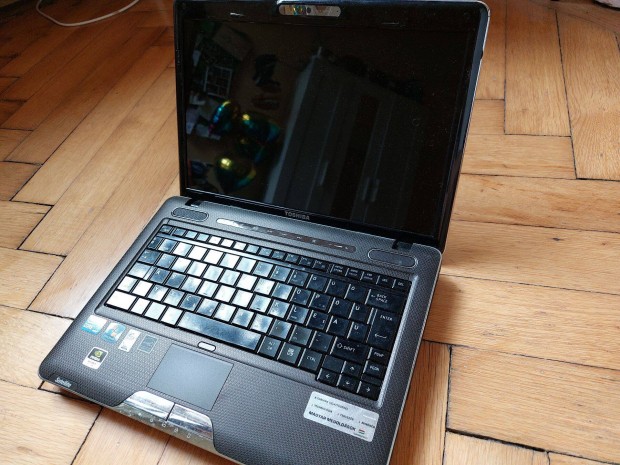 Elad Toshiba Satellite U500-1EU laptop