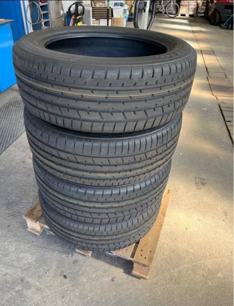 Elad Toyo j nyri gumi 225/55/R19