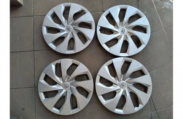 Elad Toyota 16" dsztrcsa 16 coll mret gyri szett 4db