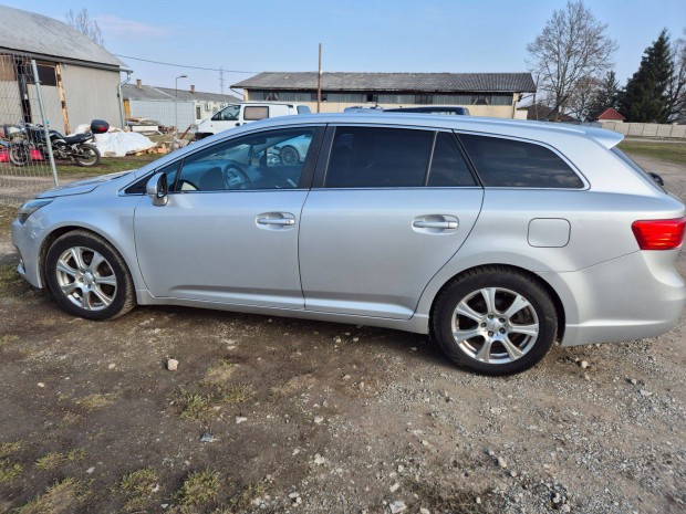 Elad� Toyota Avensis