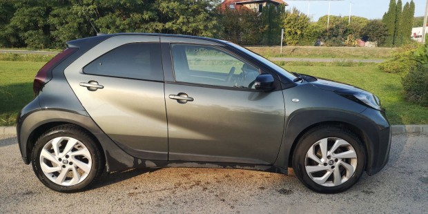 Elad� Toyota Aygo X Style Tech kit�n� �llapotban