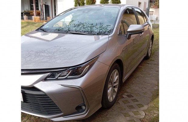 Eladó Toyota Corolla 1,8 Hibrid autó ,magánszemélytől