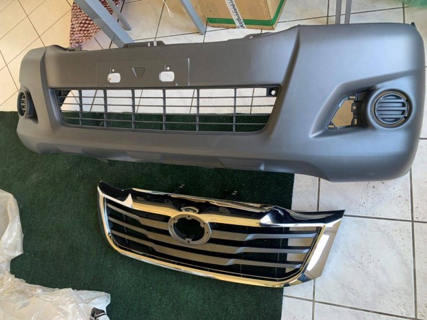 Eladó Toyota Hilux 2005-2015 alkatrészek, új első lökhárító