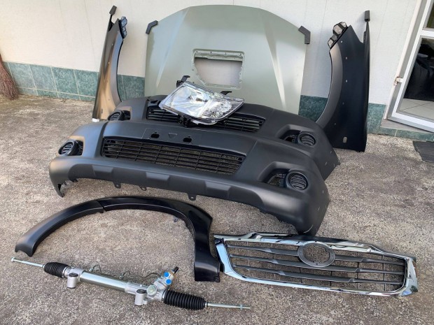 Elad� Toyota Hilux 2005-2015 alkatr�szek, �j f�nysz�r� l�mpa