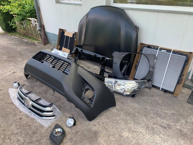 Elad� Toyota Hilux 2016-2024 alkatr�szek, �j els� l�kh�r�t�