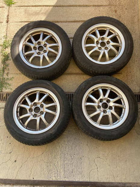 Eladó Toyota Prius Plus gyári 16" felni szett