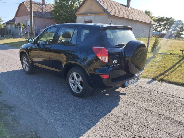 Elad Toyota Rav4 