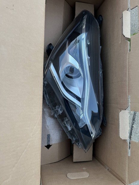 Eladó Toyota Yaris 3 jobb oldali első LED fényszóró eladó