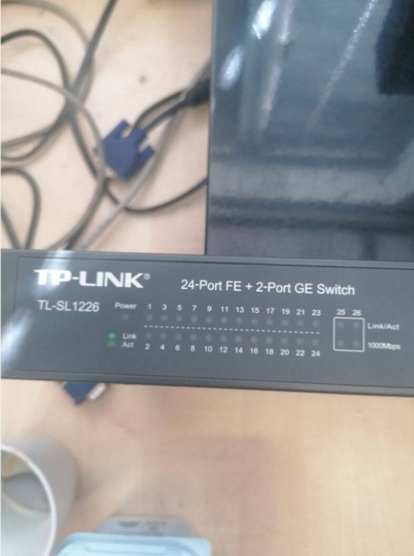Elad Tp-link Tl-sl 1226 24port 100Mb +2port 1000Mb switch