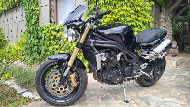 Elad� Triumph Speed Treple 1050