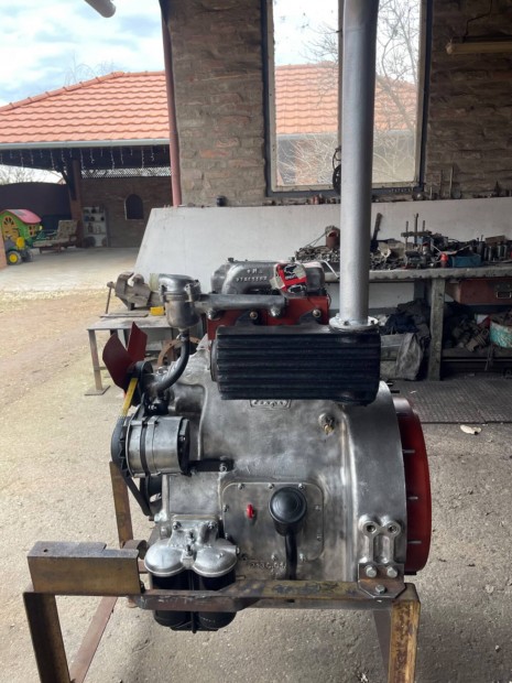 Elad UE28 Dutra motor