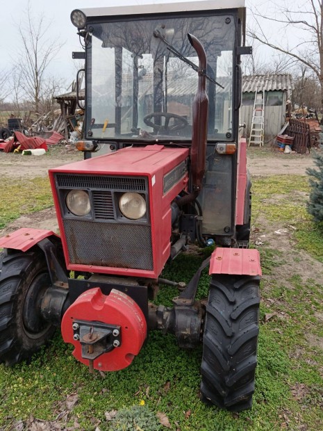 Elad UTB traktor 302