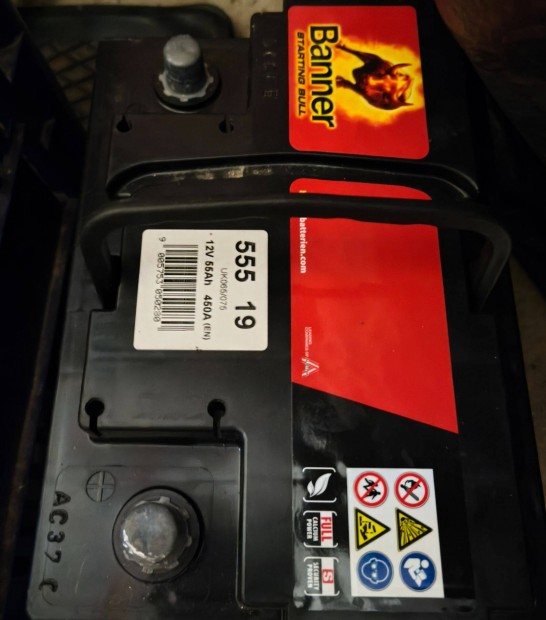 Elad j Banner akkumultor