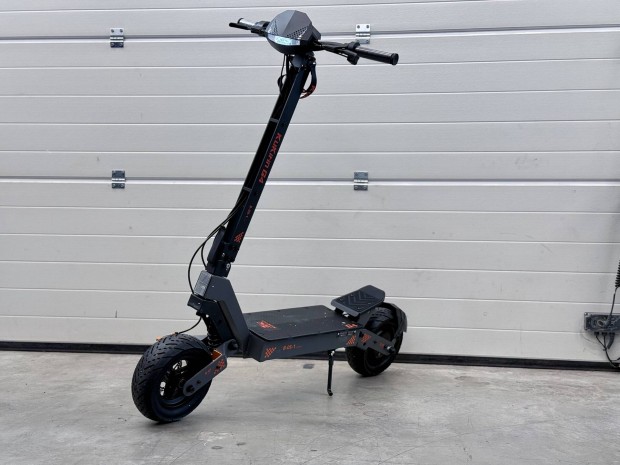 Eladó Új Kukirin G4 elektromos roller
