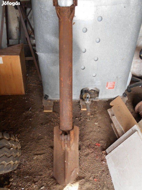 Elad� Unhz 500-as markol�hoz val� t�maszt�l�b