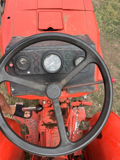 Elad Universal 445-V traktor j llapotban