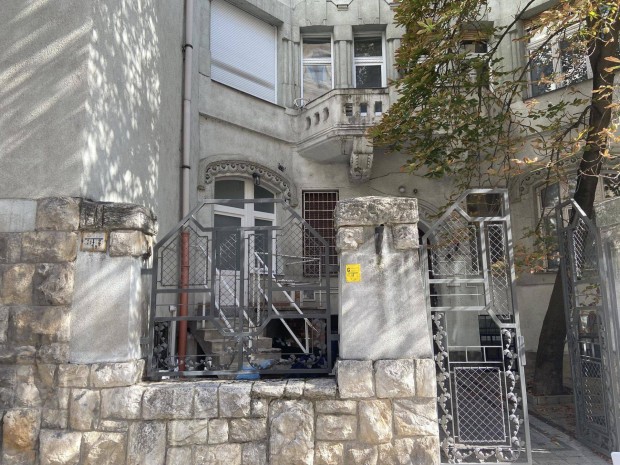 Elad� Utcai Bej�ratos Lak�s A IX. Ker�letben Befektet�snek Is Kiv�l�