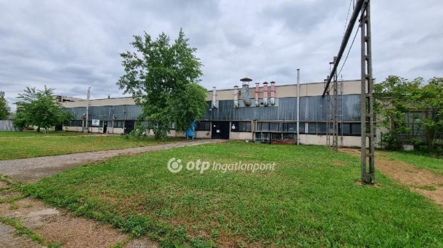 Elad� �zem, Beretty��jfalu