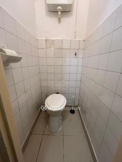 Eladó Üzlethelyiség, Celldömölk