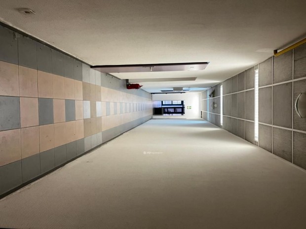 Elad� �zlethelyis�g, Csorna