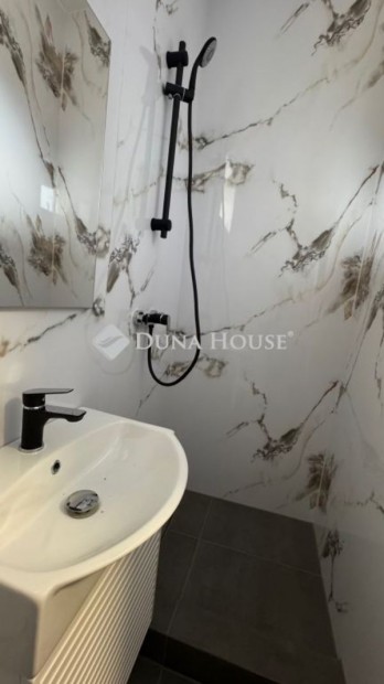 Elad� �zlethelyis�g, Debrecen