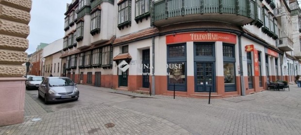 Eladó Üzlethelyiség, Kecskemét-Rákóczi u.