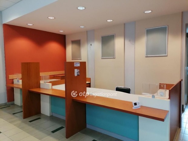 Elad� �zlethelyis�g, Kunmadaras