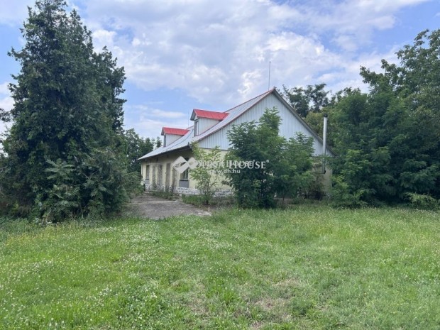 Elad� �zlethelyis�g, Ny�rtelek