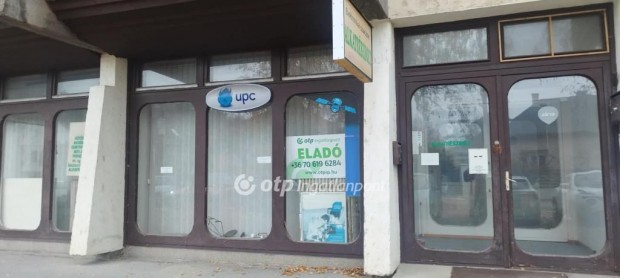 Elad� �zlethelyis�g, Szeksz�rd