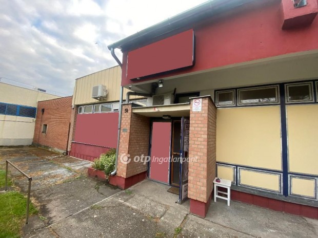 Elad� �zlethelyis�g, Tiszaf�red