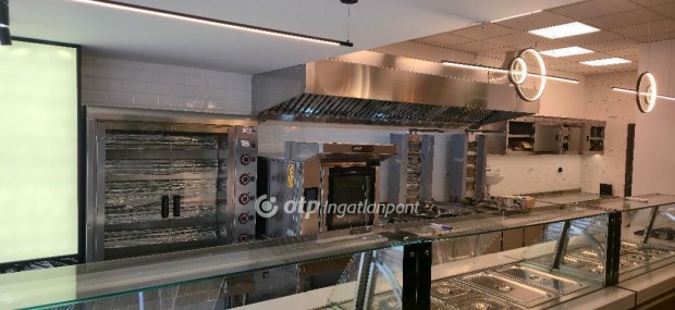 Elad� �zlethelyis�g,  k�zponti helyen Hajd�b�sz�rm�nyben!