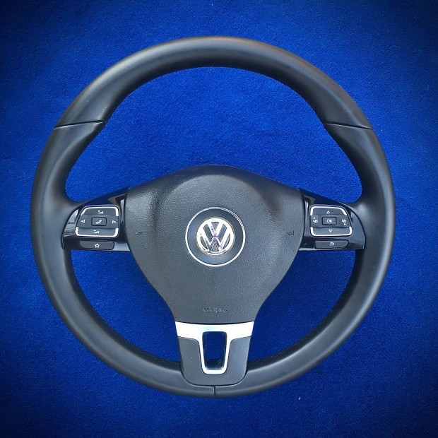 Eladó VW Mk6 -os Golf Passat Eos CC stb hibátlan bőrkormány. Bp/posta