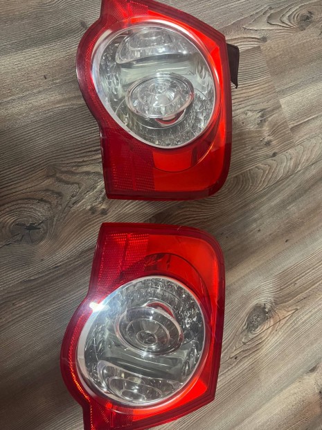 Elad� VW Passat B6 (szed�n) k�ls� l�mp�k p�rban