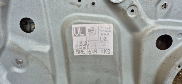 Elad� VW Touran T1/T2 Ball els� Ajt� (R�sze)