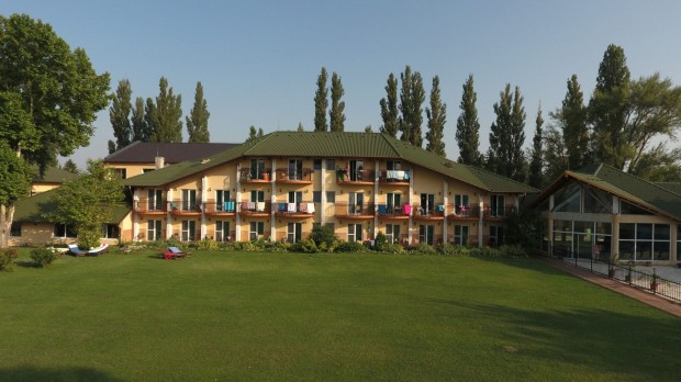 Elad Vendglts, Fonyd 8.750.000.000 Ft