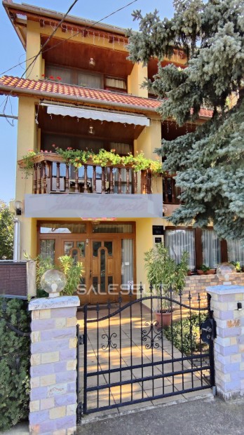 Elad� Vend�gl�t�s, Hajd�szoboszl� 650.000.000 Ft