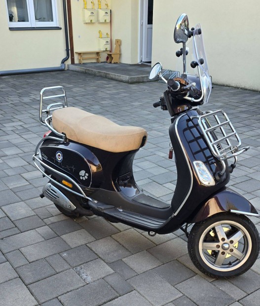 Eladó Vespa LX50