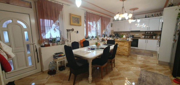 Elad� Veszpr�m V�rmegye Noszlop Csal�di H�z