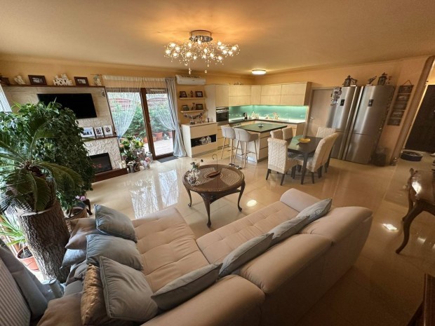 Eladó Veszprémben 91 m2 alapterületű 4. emeleti Penthouse
