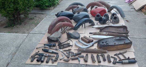 Elad� Veter�n motor alkatr�szek egyben !