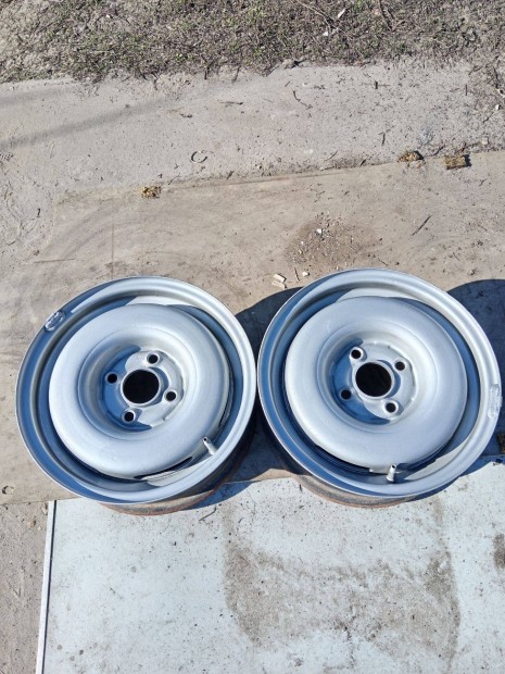 Elad� Volkswagen Golf lemezfelni