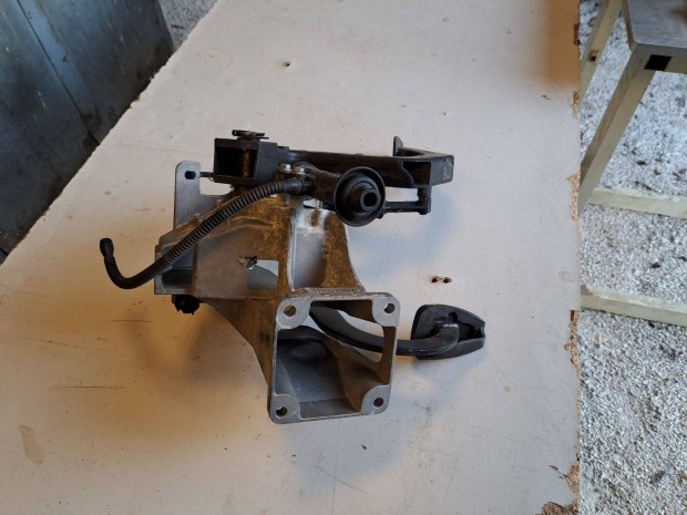 Elad Volkswagen LT pedlsor fk s kuplung pedl s konzoluk