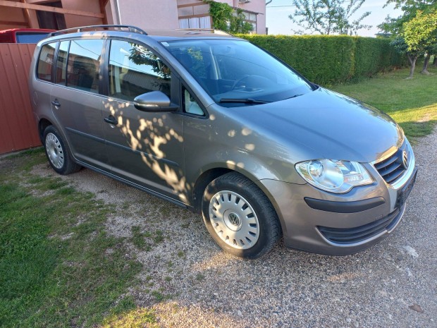 Elad Volkswagen Touran 1,9 TDI 256000km-el!
