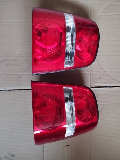Eladó Volkswagen touran hatso lampak