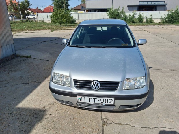 Elad Volswagen Bora