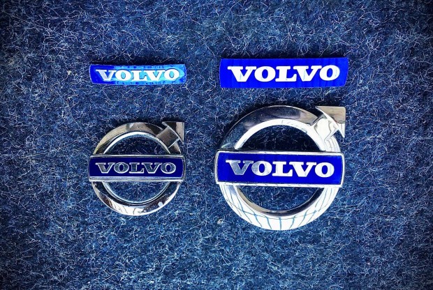 Eladó Volvo S60 S80 V60 V70 XC70 XC60 V40 légzsák logó .Bp/posta