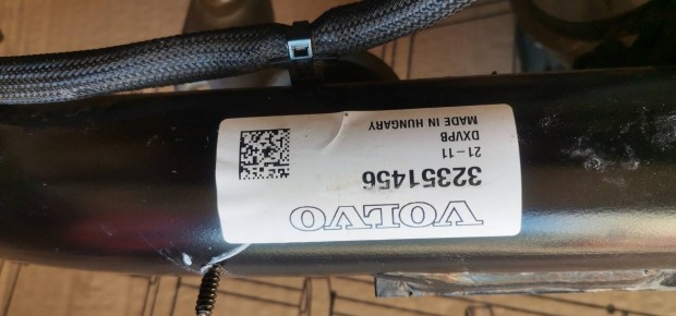 Elad� Volvo von�horog. 