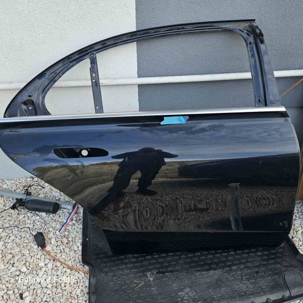 Elad� W223 Mercedes jobb h�ts� ajt� 