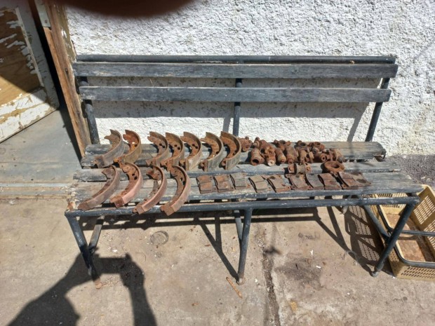 Eladó Wartburg fék cuccok