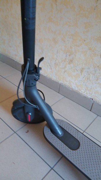 Eladó Xaomi essential elektromos roller